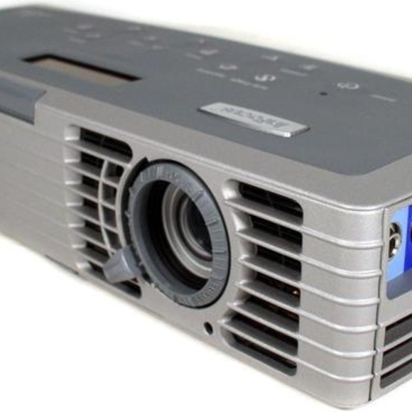 Compact Silver Multimedia Projector - Picture 4 of 6